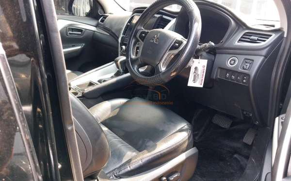 MITSUBISHI PAJERO SPORT DAKAR