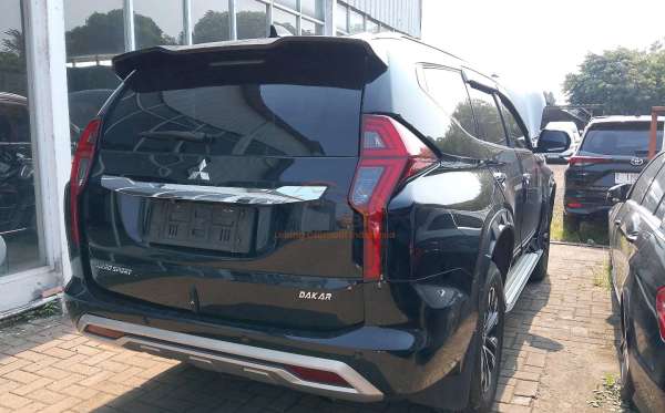 MITSUBISHI PAJERO SPORT DAKAR