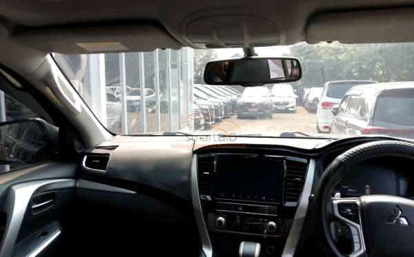 MITSUBISHI PAJERO SPORT DAKAR