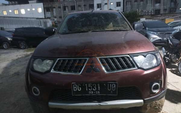 MITSUBISHI PAJERO SPORT 2.5 D EXCEED (4X2)