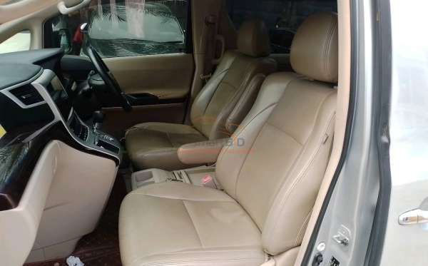 TOYOTA ALPHARD 2.4 X