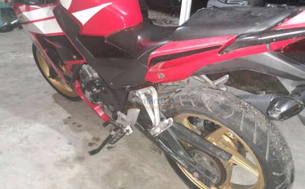 HONDA CBR 150 R