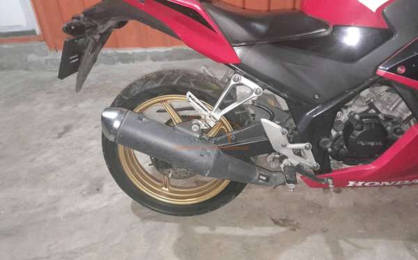 HONDA CBR 150 R