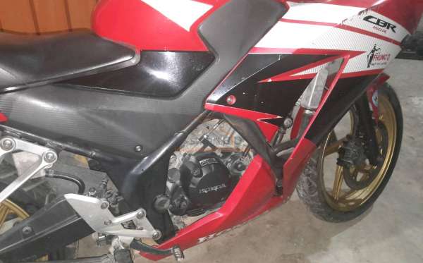 HONDA CBR 150 R