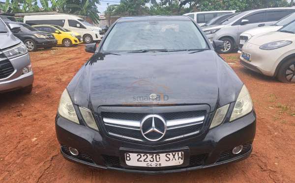 MERCEDES BENZ E 200