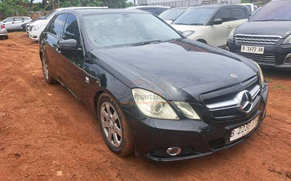MERCEDES BENZ E 200