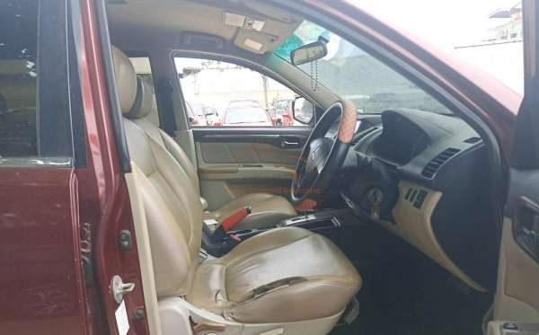 MITSUBISHI PAJERO SPORT 2.5 D EXCEED (4X2)