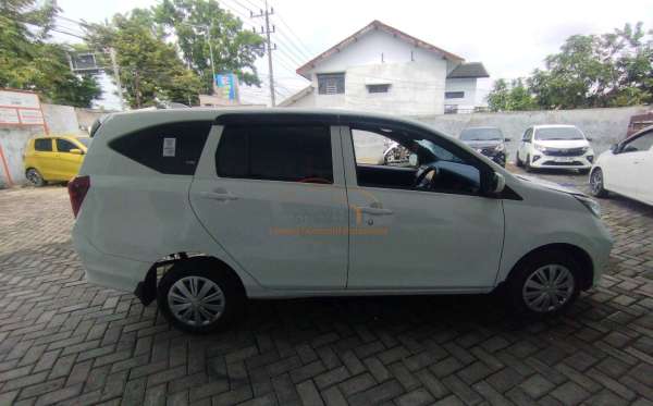 DAIHATSU SIGRA X