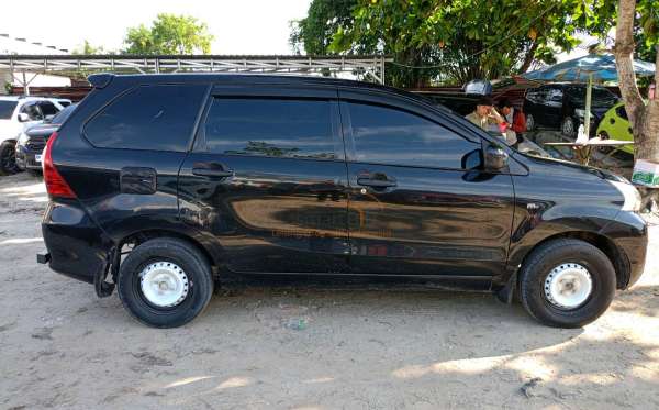 TOYOTA AVANZA