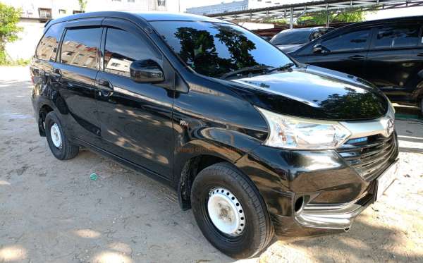 TOYOTA AVANZA