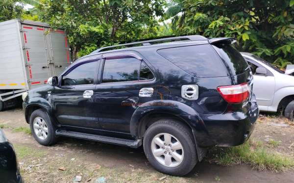 TOYOTA FORTUNER G 2.5