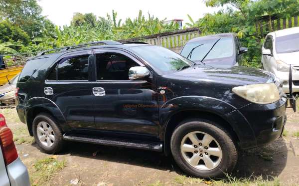 TOYOTA FORTUNER G 2.5