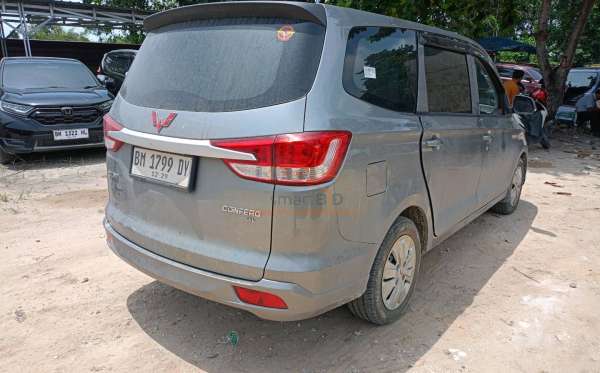 WULING CONFERO