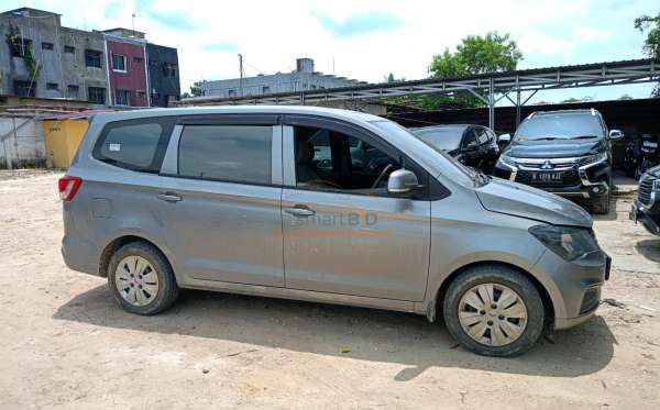 WULING CONFERO