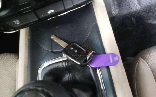 HONDA  HRV  RU1 1.5 S