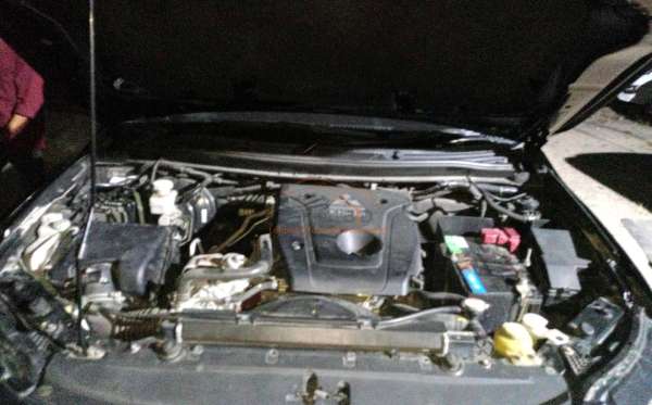 MITSUBISHI PAJERO SPORT DAKAR