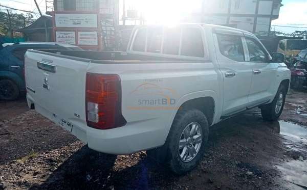 MITSUBISHI  TRITON DC GLS 4X4