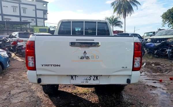MITSUBISHI  TRITON DC GLS 4X4