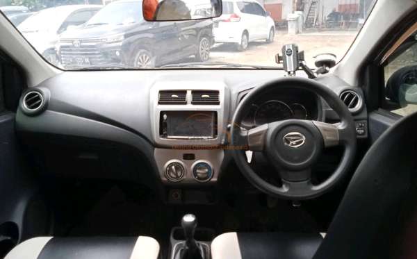 DAIHATSU AYLA 1.0 X