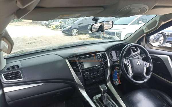 MITSUBISHI PAJERO SPORT DAKAR