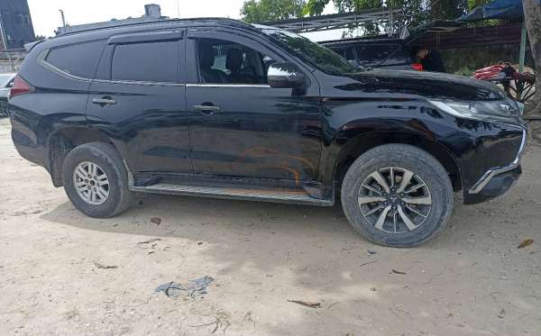 MITSUBISHI PAJERO SPORT DAKAR