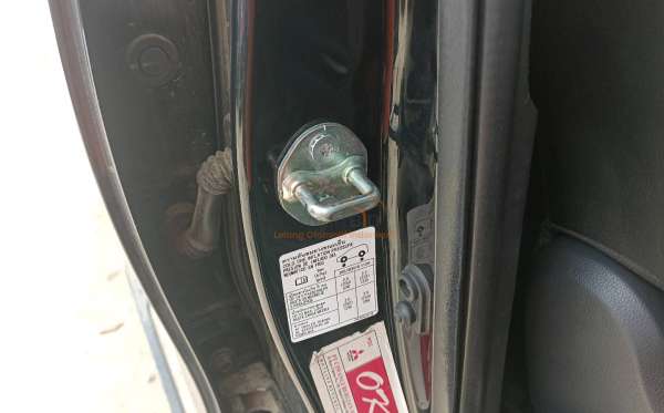 MITSUBISHI PAJERO SPORT DAKAR