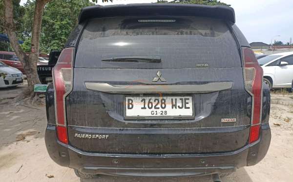 MITSUBISHI PAJERO SPORT DAKAR