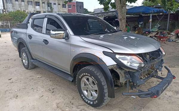 MITSUBISHI DC HDX 4X4