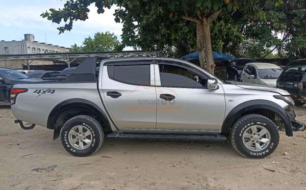 MITSUBISHI DC HDX 4X4