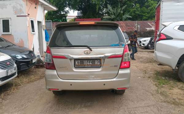 TOYOTA INNOVA