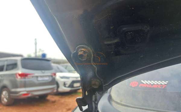 TOYOTA KIJANG INNOVA E