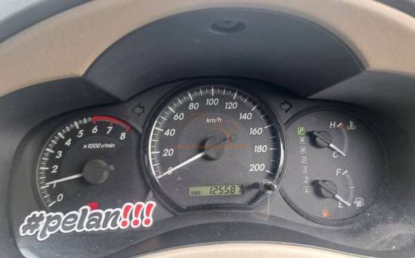 TOYOTA KIJANG INNOVA E