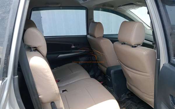 TOYOTA AVANZA VELOZ