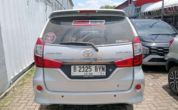 TOYOTA AVANZA VELOZ