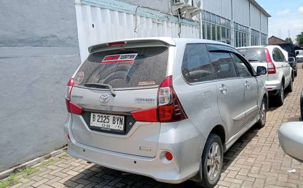 TOYOTA AVANZA VELOZ