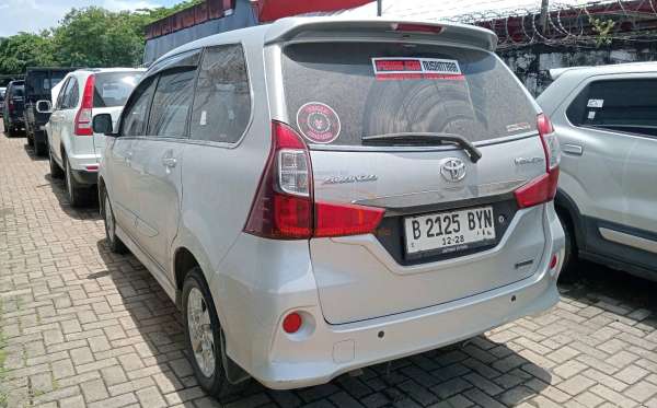 TOYOTA AVANZA VELOZ