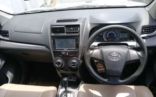 TOYOTA AVANZA VELOZ