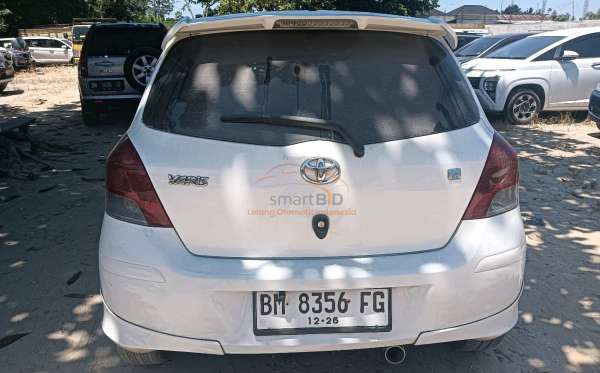 TOYOTA YARIS E
