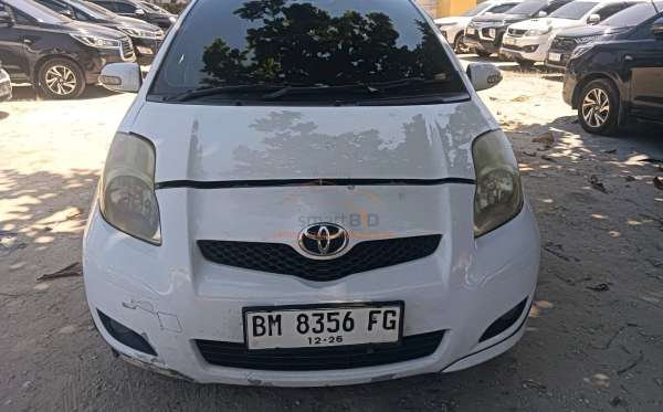 TOYOTA YARIS E