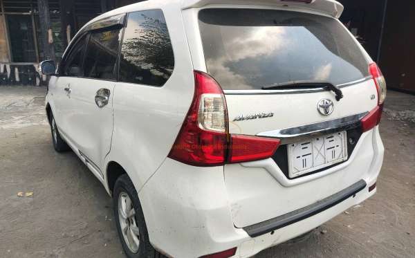 TOYOTA AVANZA