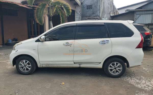 TOYOTA AVANZA