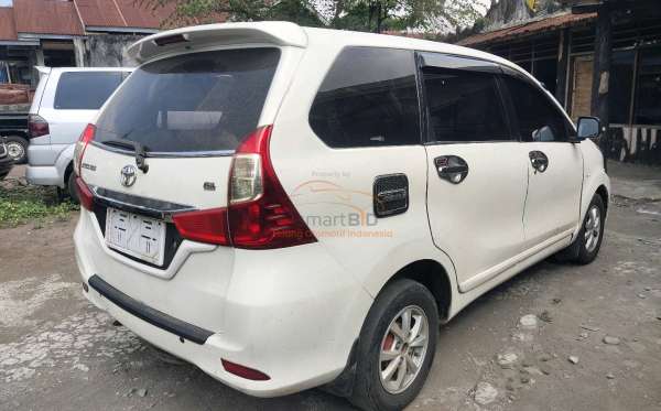 TOYOTA AVANZA