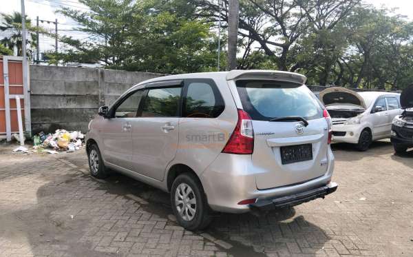 TOYOTA AVANZA 1.3 E