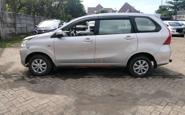 TOYOTA AVANZA 1.3 E