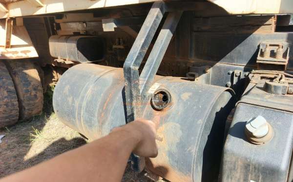 MERCEDES BENZ  AXOR  2528 CH (6X4)