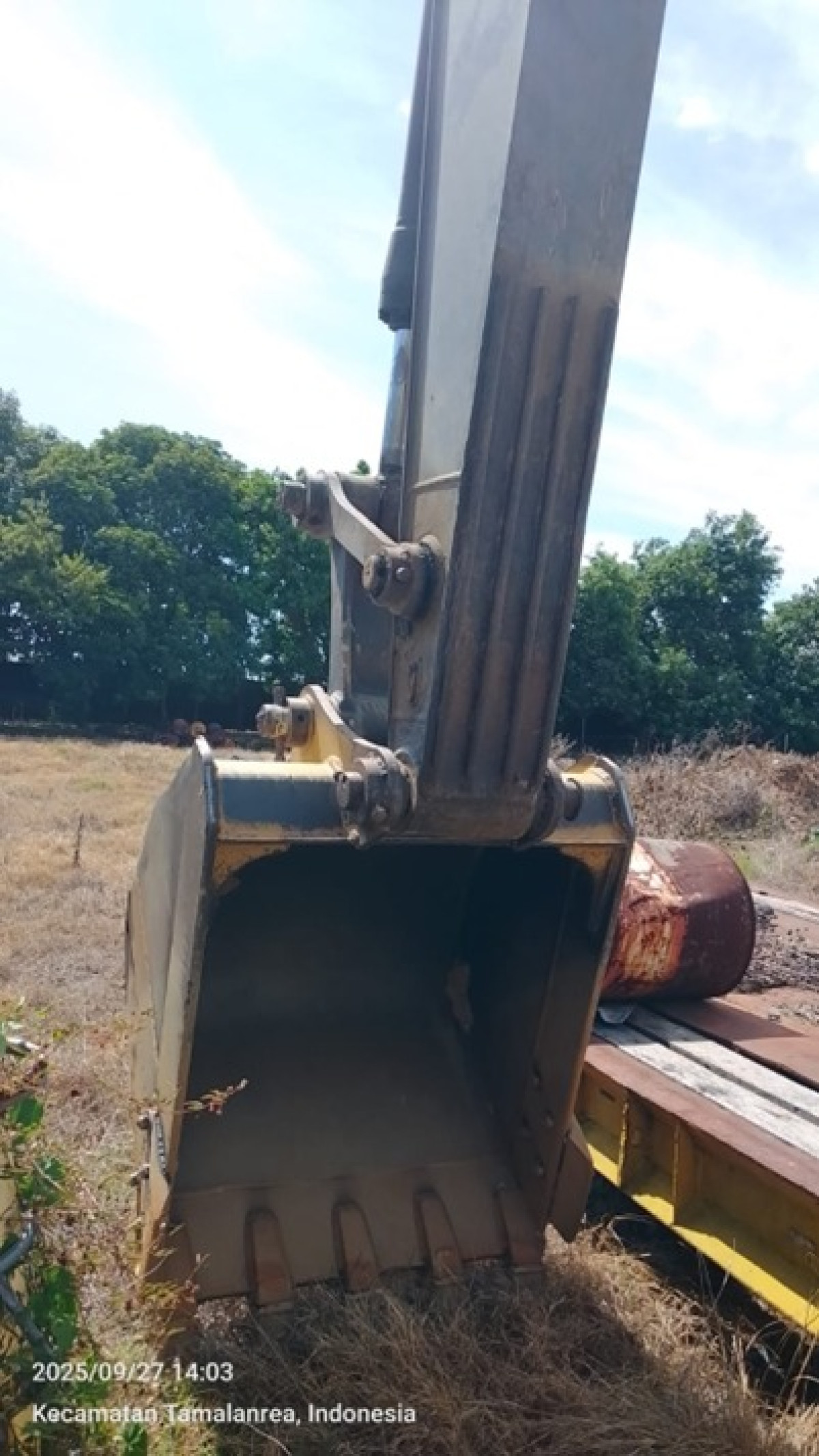 VOLVO EXCAVATOR EC 200D