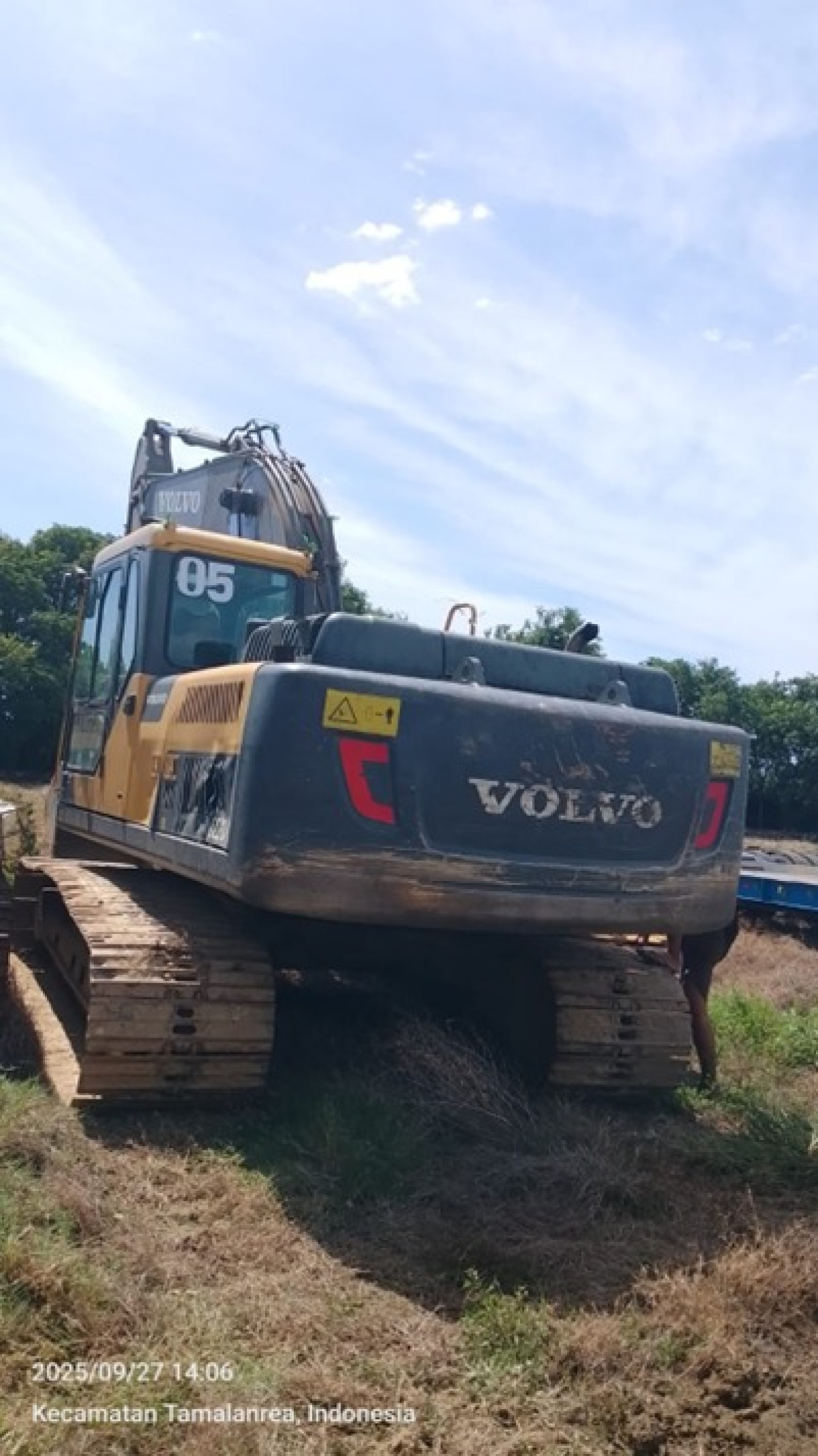 VOLVO EXCAVATOR EC 200D