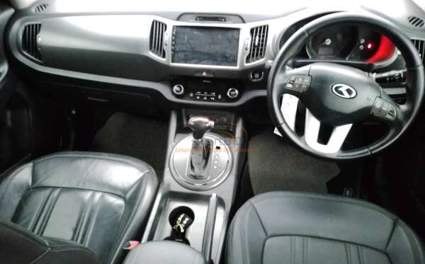 KIA SPORTAGE SE 20