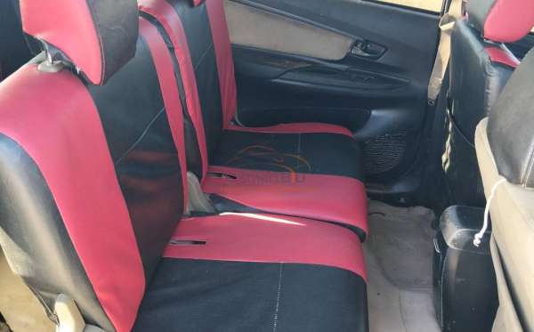 TOYOTA AVANZA