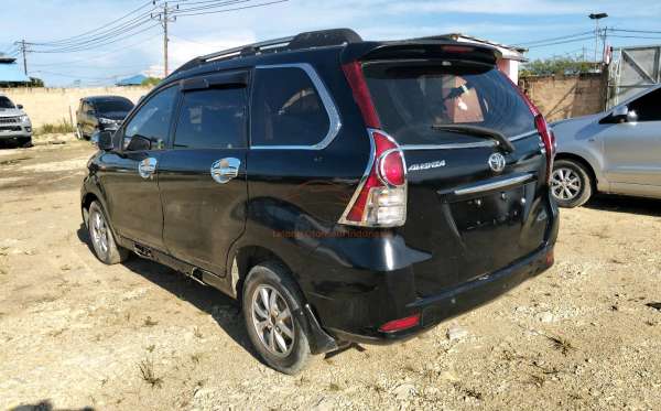 TOYOTA AVANZA